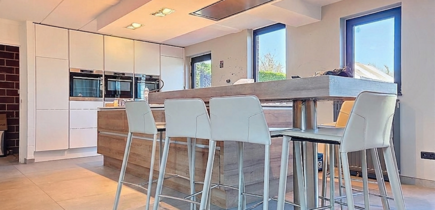 Bien d&rsquo;exception 5 chambres avec piscine sur un terrain de plus de 3.000m²