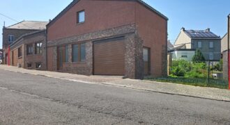 Maison deux chambres avec garage et jardin