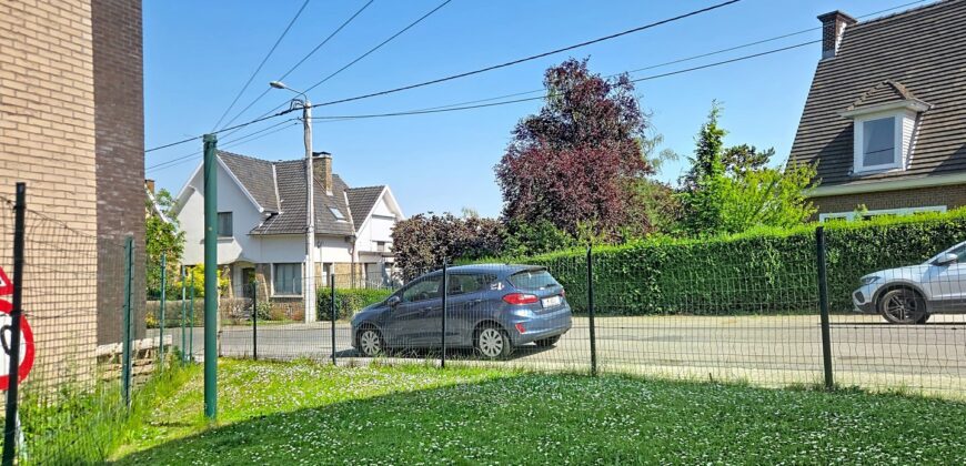 Maison deux chambres avec garage et jardin